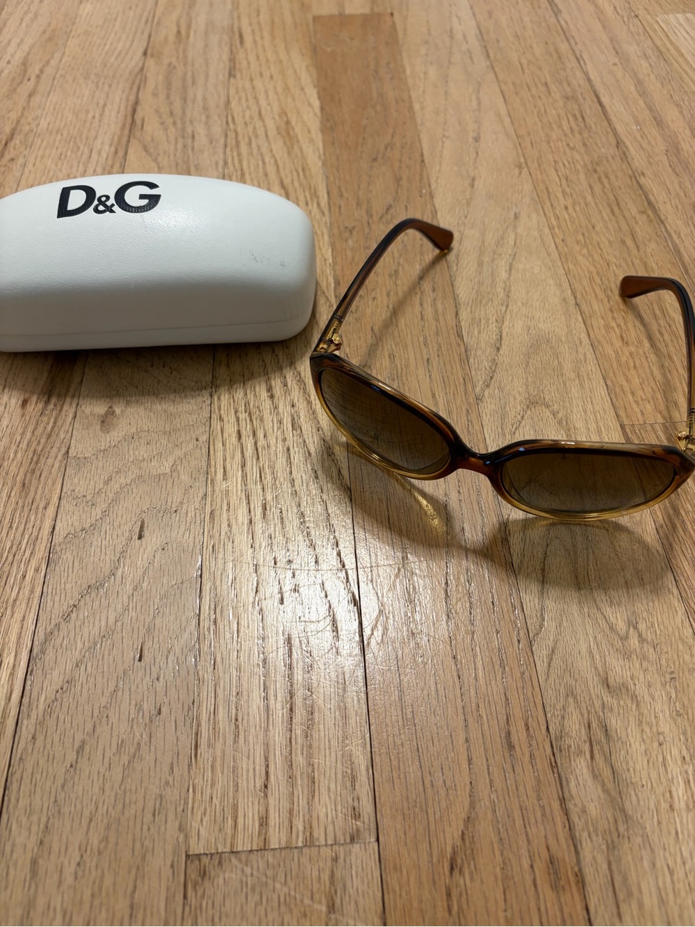 D&G Women’s Tortoiseshell Sunglasses - Brown/Amber Lenses